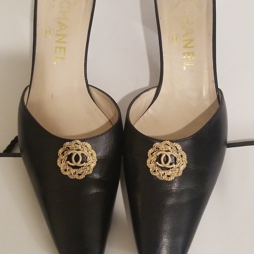 SOLD! Chanel Leather Mules Heels CC Logo 8 7.5 - Picture 9 of 12